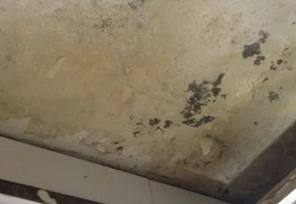 永善阳台漏水维修公司分享下永善卫生间渗水维修需要注意哪些问题。